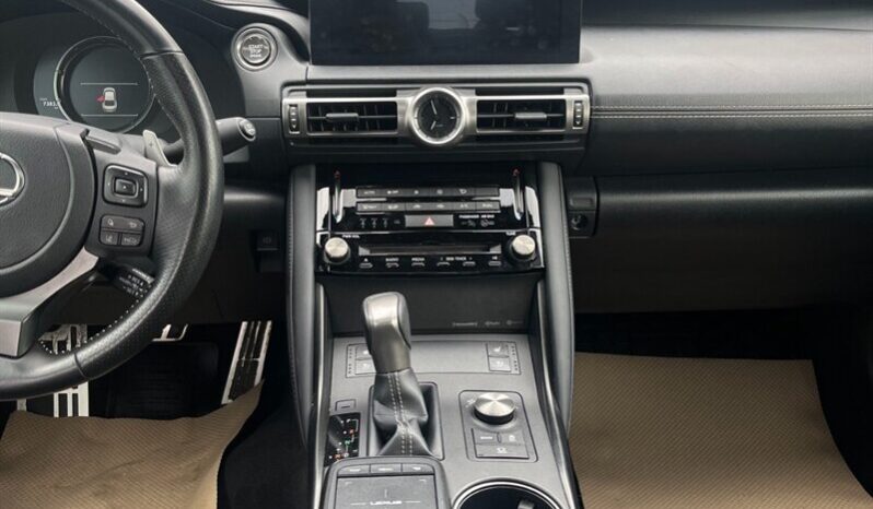 
								2021 Lexus IS 300 full									