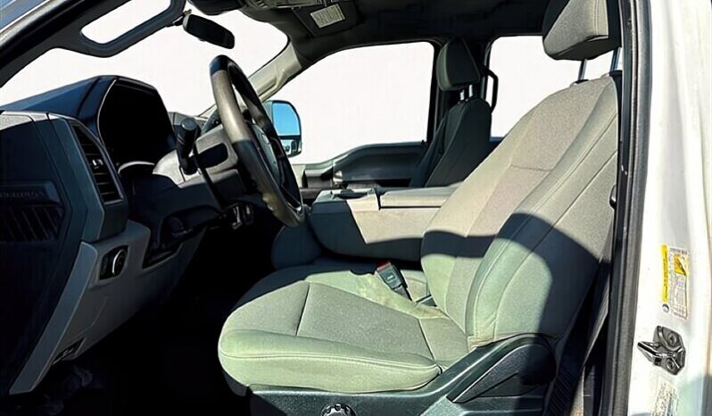 
								2020 Ford F-350 XLT full									