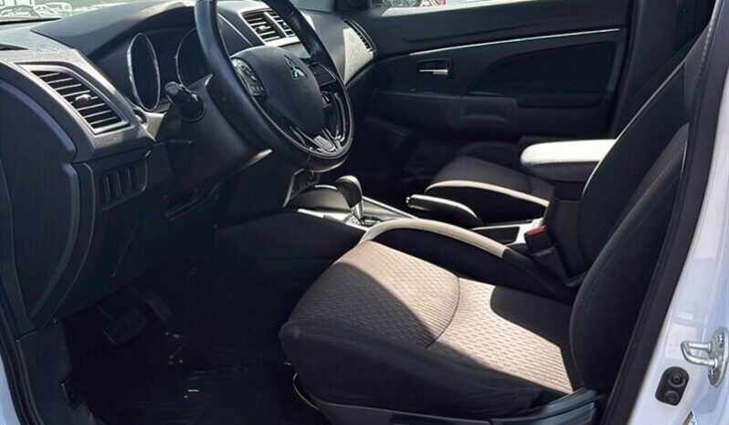 
								2019 Mitsubishi RVR SE AWC full									