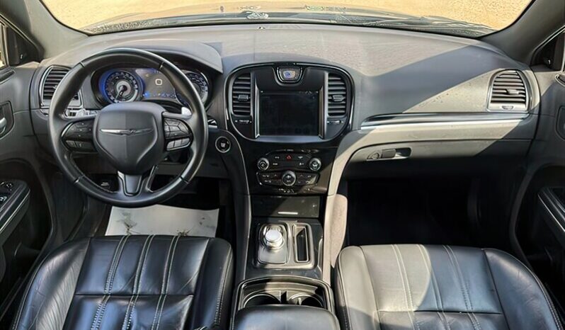 
								2018 Chrysler 300 Series S full									