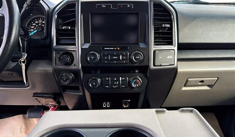 
								2019 Ford F-150 XLT full									
