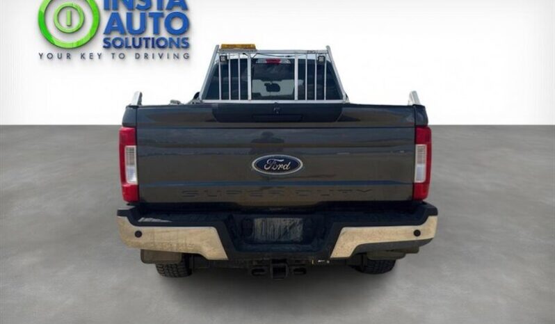 
								2019 Ford F-350 Super Duty XLT full									