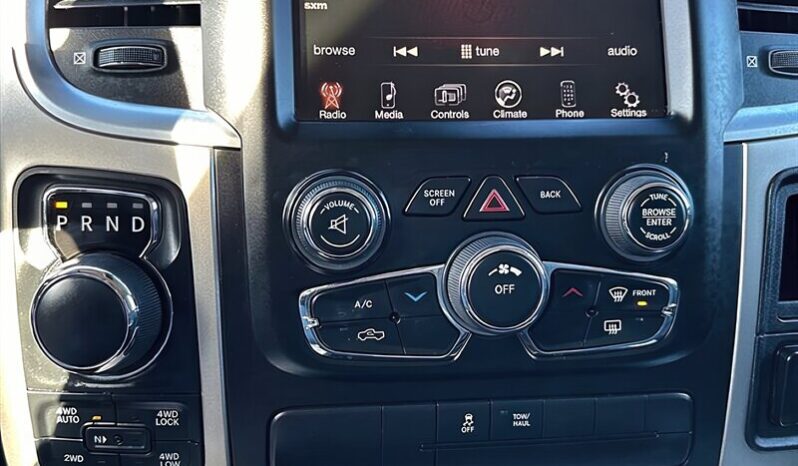 
								2015 RAM 1500 Big Horn full									
