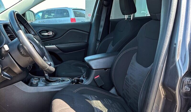 
								2019 Jeep Cherokee North full									