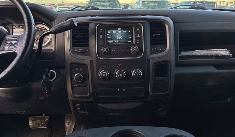 
								2017 RAM 1500 ST full									