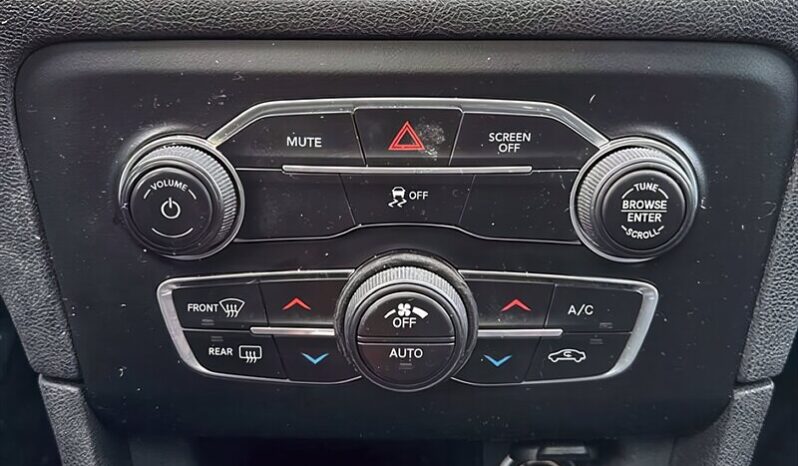 
								2017 Dodge Charger SXT full									