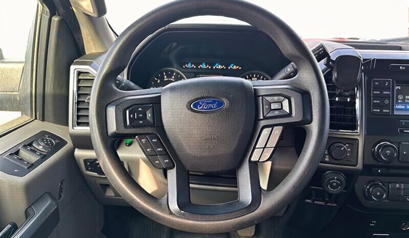 
								2016 Ford F-150 XLT full									