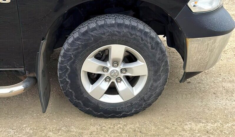 
								2014 RAM 1500 ST full									