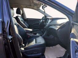 
										2017 Hyundai Santa Fe Limited full									