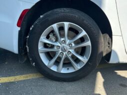 
										2021 Chrysler Pacifica Touring full									