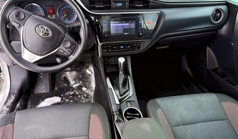 
								2019 Toyota Corolla L full									