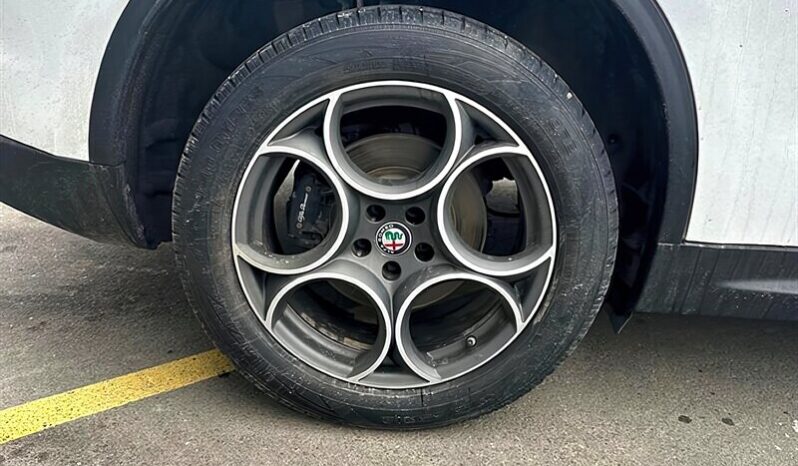 
								2018 Alfa Romeo Stelvio Sport full									