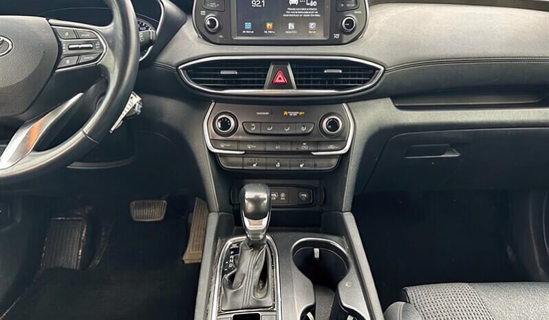 
								2019 Hyundai Santa Fe Essential 2.4L full									