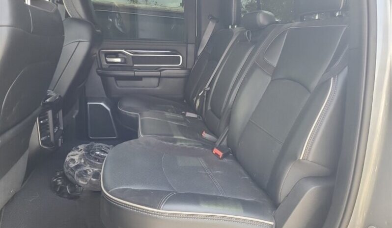 
								2021 RAM 3500 Laramie Dually Diesel Night Edition Aisin full									