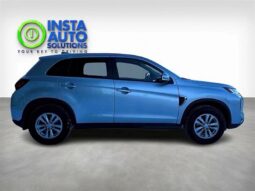 
										2022 Mitsubishi RVR SE full									