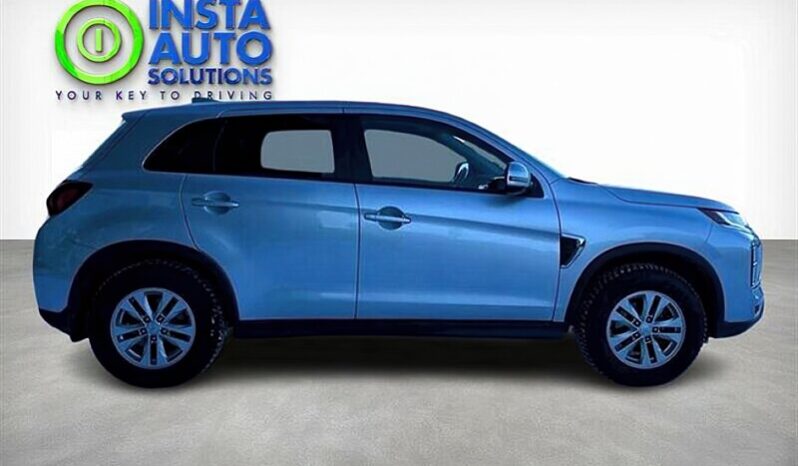 
								2022 Mitsubishi RVR SE full									