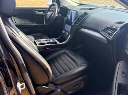 
										2022 Ford Edge SEL full									