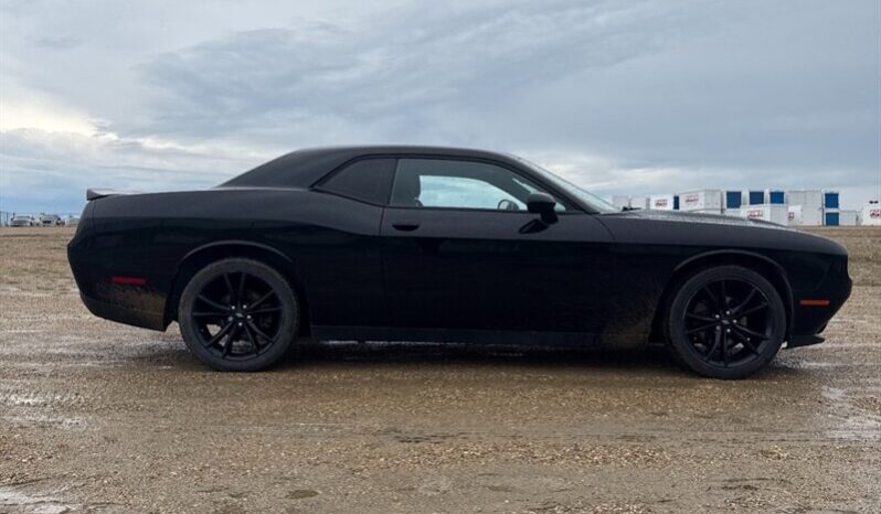 
								2017 Dodge Challenger SXT Plus full									