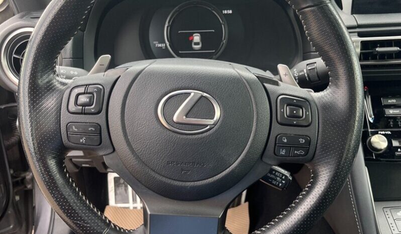 
								2021 Lexus IS 300 full									
