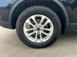
										2022 Ford Escape SE full									