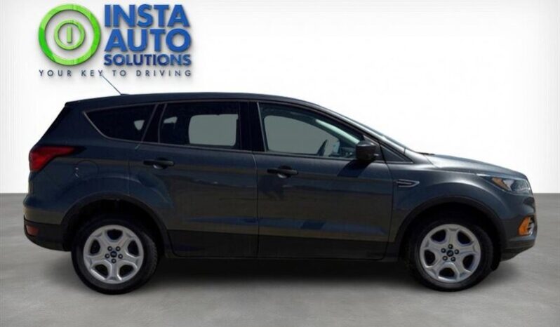 
								2019 Ford Escape S full									