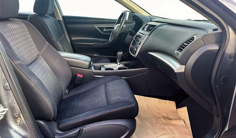 
								2017 Nissan Altima 2.5 S full									