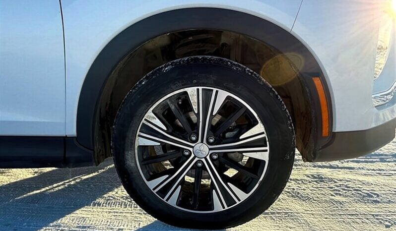 
								2022 Mitsubishi Eclipse Cross ES full									