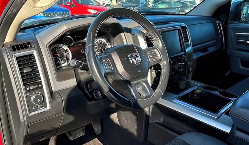 
								2015 RAM 1500 Big Horn full									