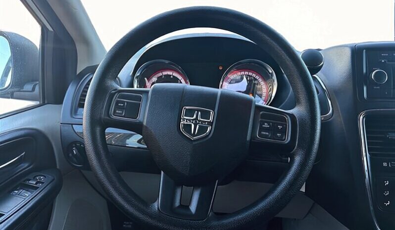 
								2017 Dodge Grand Caravan SE full									