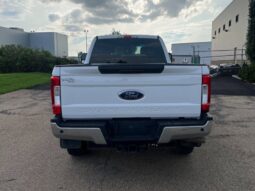 
										2017 Ford F-350 Super Duty XLT full									