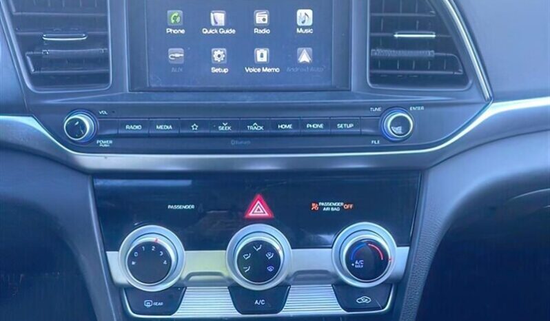 
								2019 Hyundai ELANTRA Preferred full									