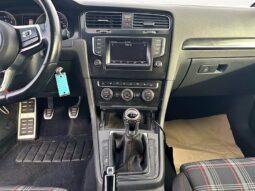 
										2015 Volkswagen Golf GTI full									