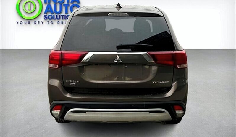 
								2019 Mitsubishi Outlander ES full									