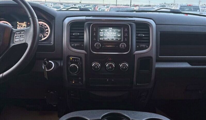 
								2017 RAM 1500 Express full									