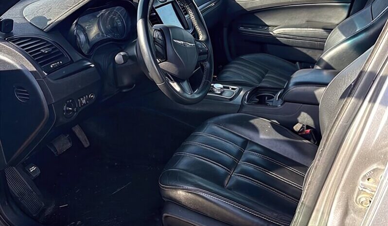 
								2016 Chrysler 300 Series S full									