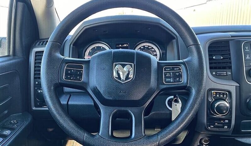 
								2017 RAM 1500 ST full									