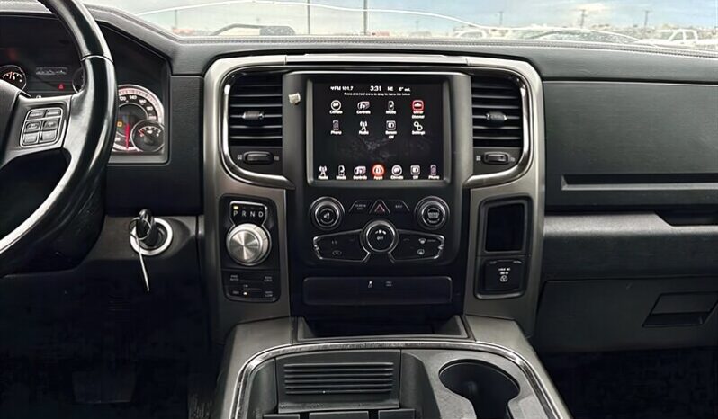 
								2017 RAM 1500 Sport full									