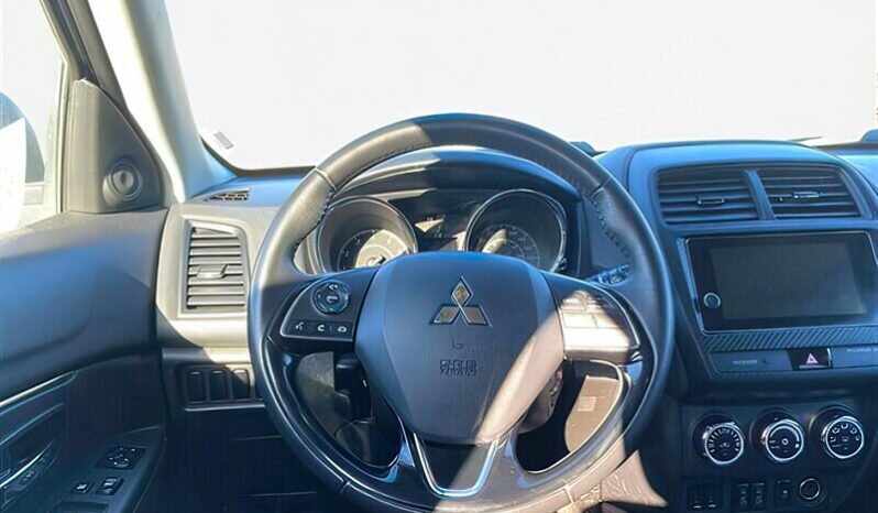 
								2019 Mitsubishi RVR SE full									