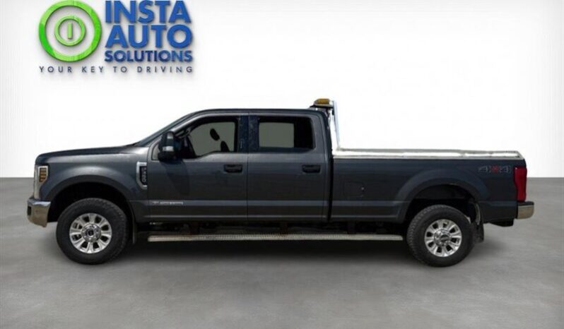 
								2019 Ford F-350 Super Duty XLT full									