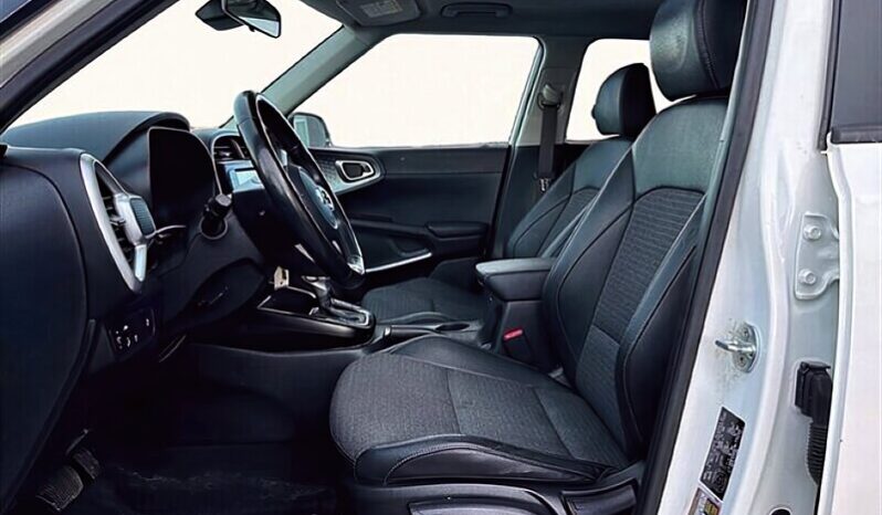 
								2020 Kia Soul EX full									