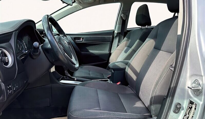 
								2018 Toyota Corolla LE full									
