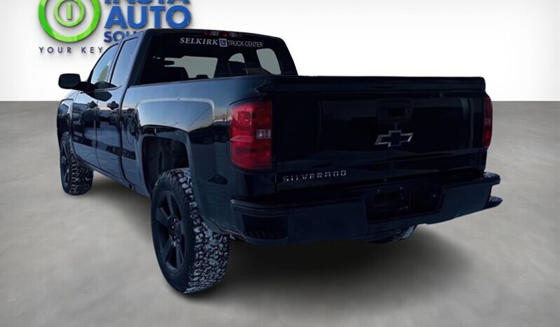
								2018 Chevrolet Silverado 1500 Custom full									