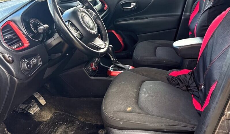 
								2018 Jeep Renegade Trailhawk full									