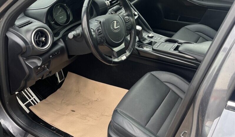 
								2021 Lexus IS 300 full									