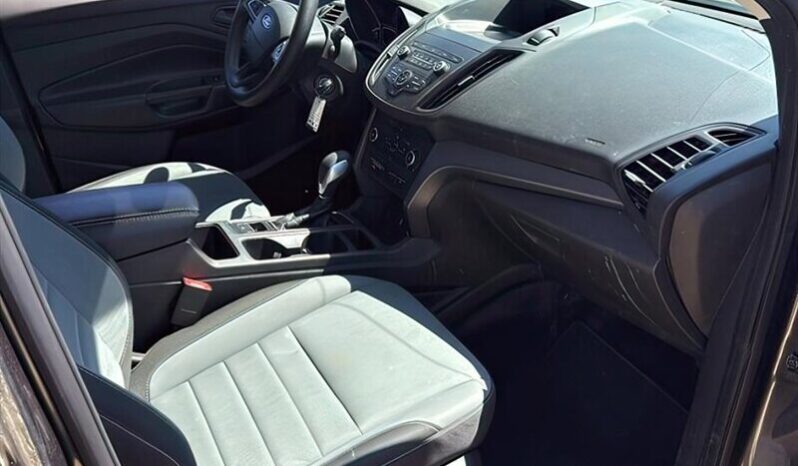 
								2019 Ford Escape S full									