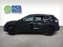 
										2016 Nissan Rogue SV Moonroof full									