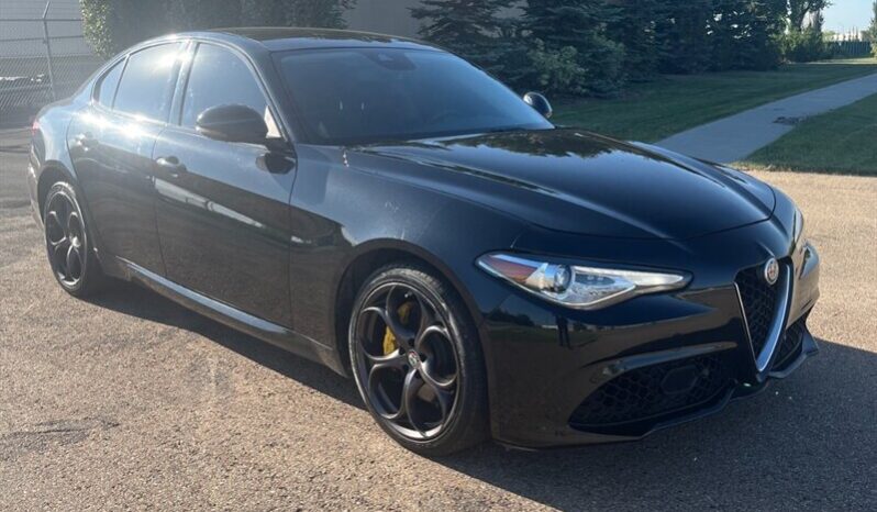 
								2017 Alfa Romeo Giulia Ti full									
