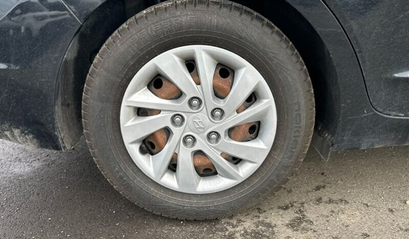 
								2020 Hyundai Elantra Essential full									