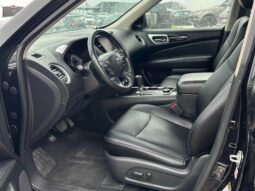 
										2019 Nissan Pathfinder SV full									