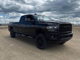 
										2022 RAM 3500 Big Horn Night Edition 8ft Box full									